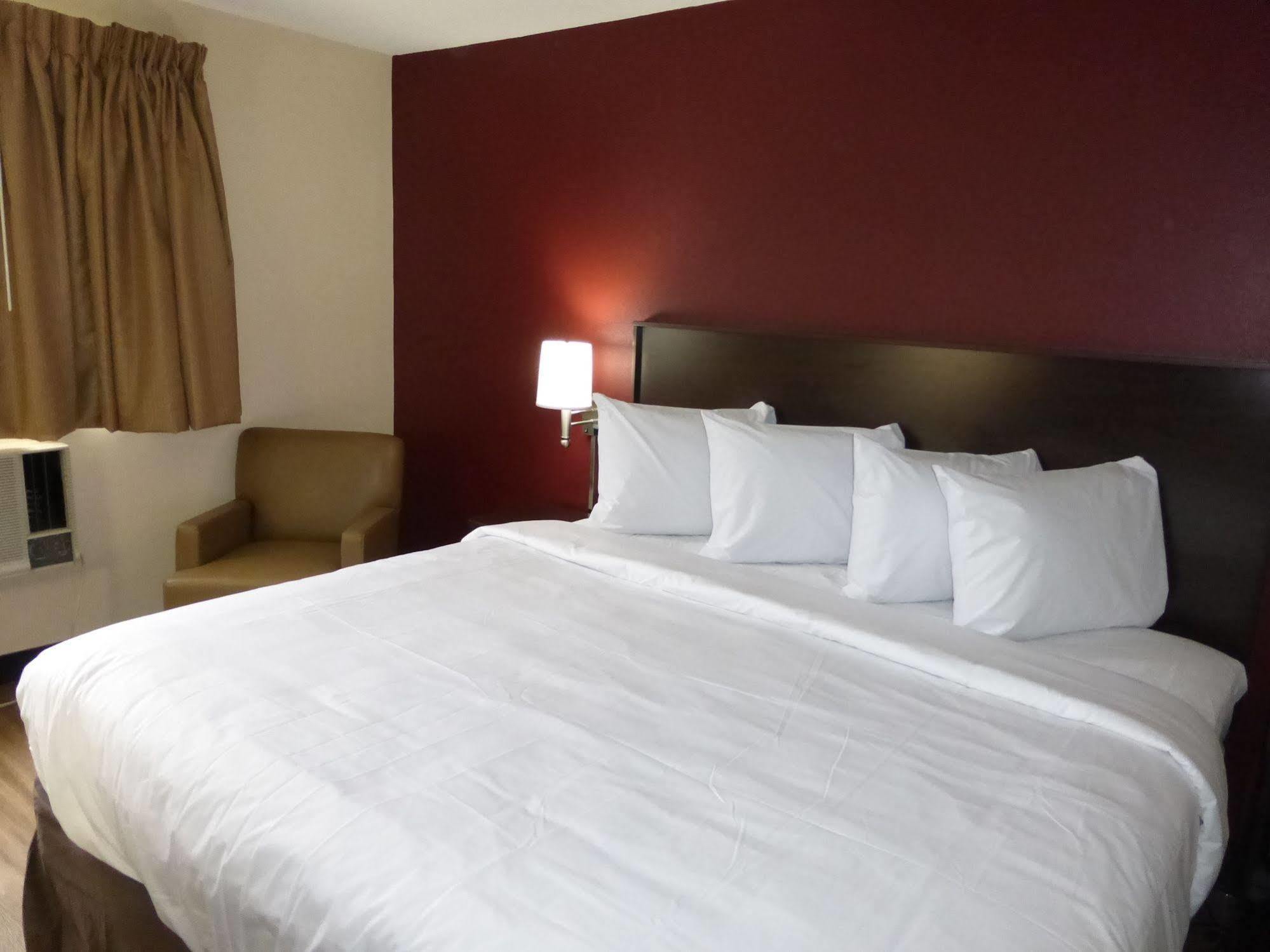Red Roof Inn Bristol Bagian luar foto
