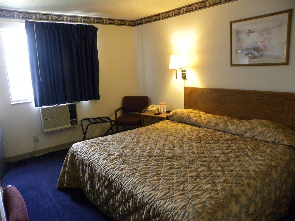 Red Roof Inn Bristol Bagian luar foto